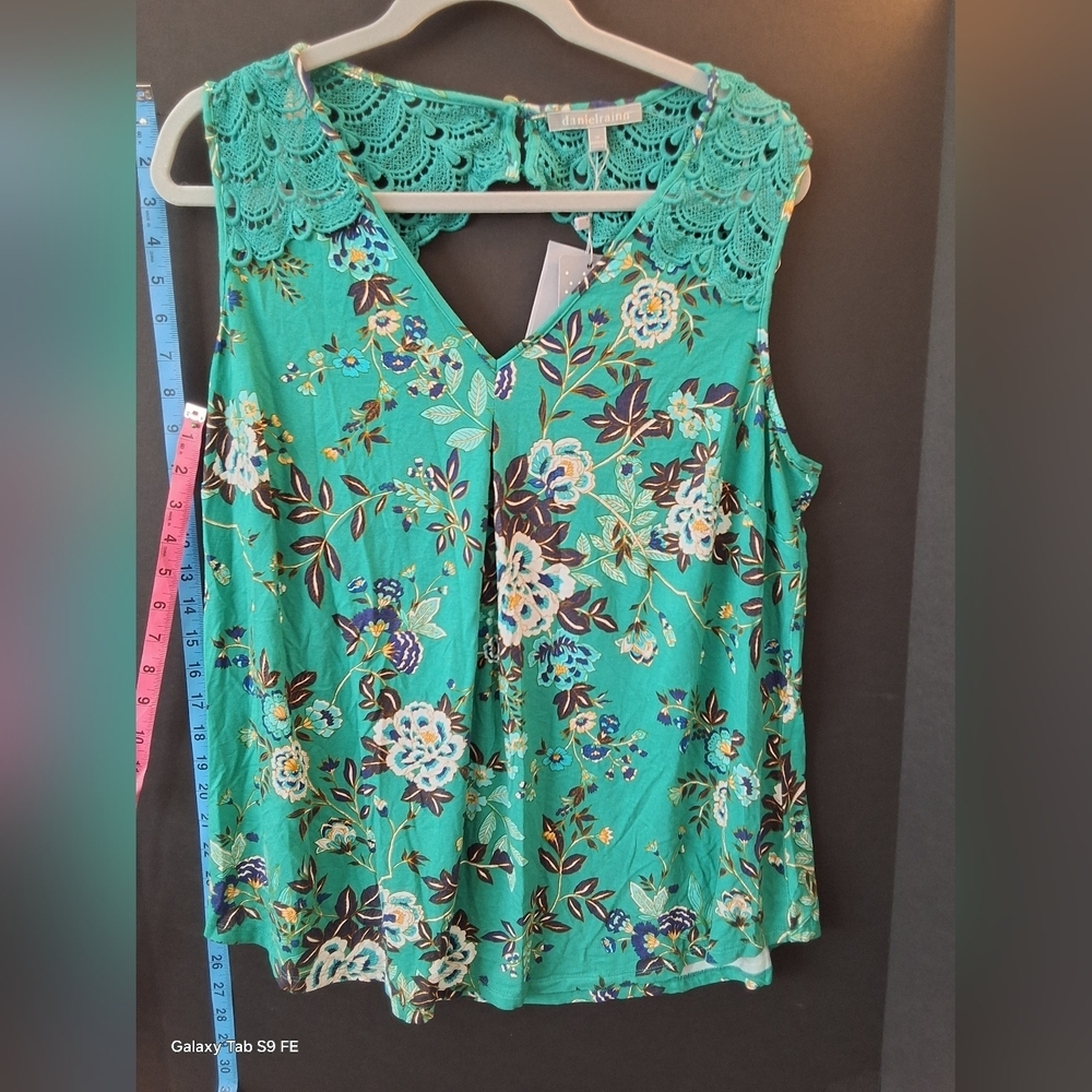 DANIEL RAINN 1X sleeveless floral top NWT